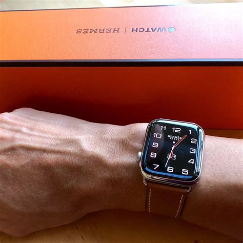 luxe Hermes Apple Watch Series 10 hands on 